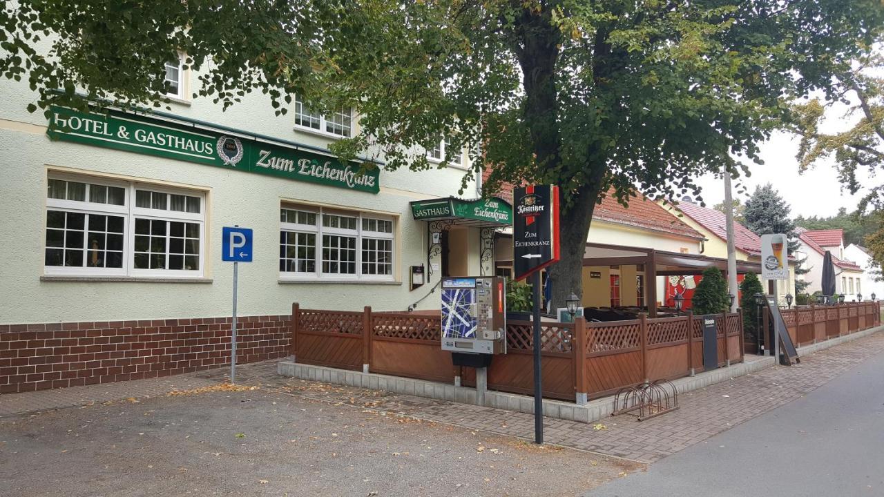 Hotel & Gasthaus Zum Eichenkranz ルッケンヴァルデ エクステリア 写真