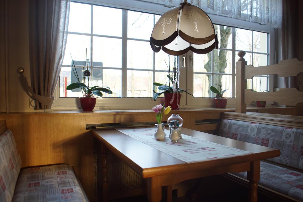 Hotel & Gasthaus Zum Eichenkranz ルッケンヴァルデ エクステリア 写真