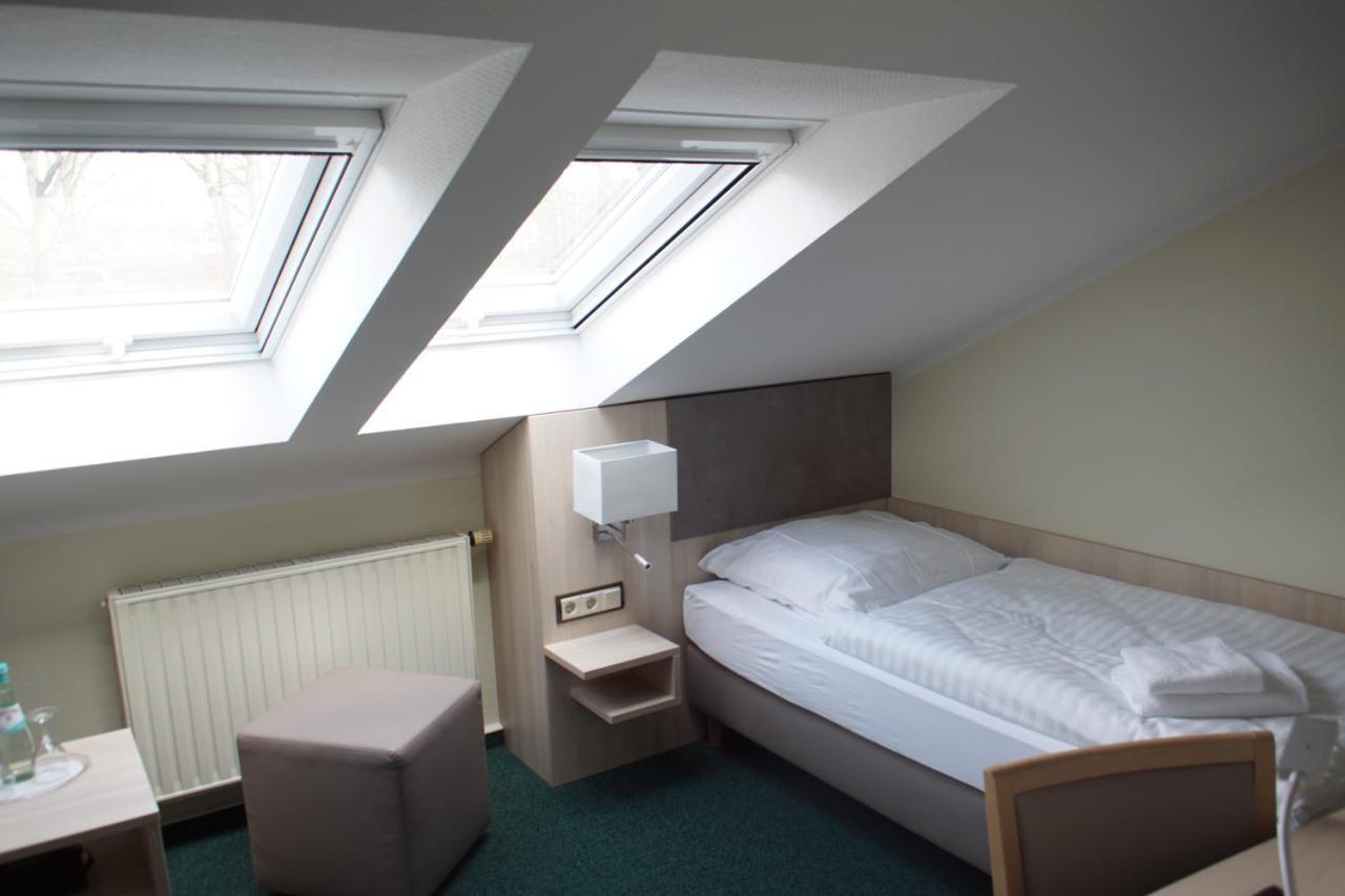 Hotel & Gasthaus Zum Eichenkranz ルッケンヴァルデ エクステリア 写真